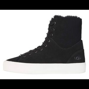UGG Beven Cozy Sneaker